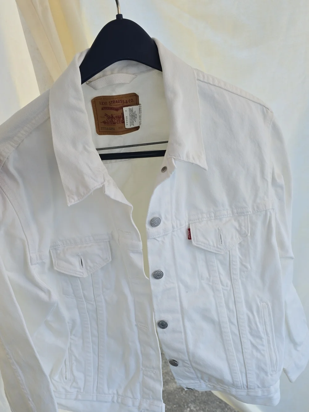 Levi's White Men's Denim Trucker Jacket - Picture 1 of 4